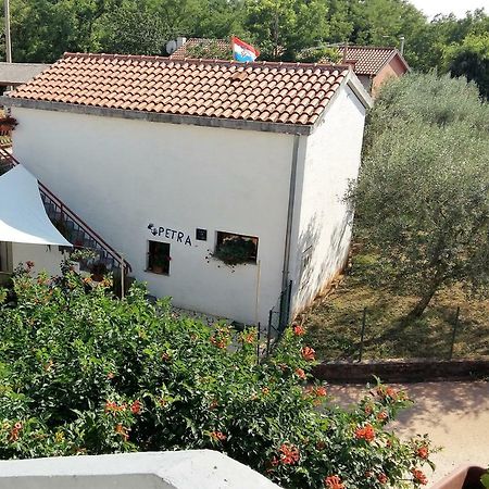 Ferienwohnung Kuca Za Odmor Petra Cepljani Exterior foto