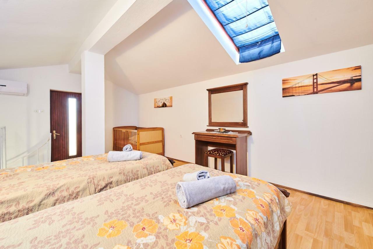 Ferienwohnung Kuca Za Odmor Petra Cepljani Exterior foto